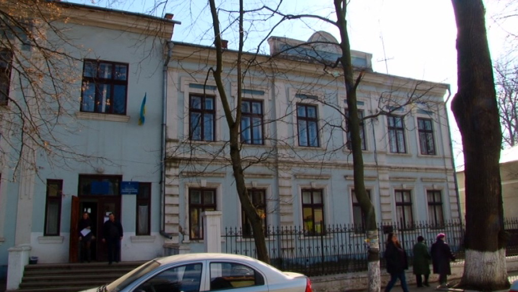 Велике книгосховище: у стінах старої поліклініки в Коломиї облаштують бібліотеки міста. ВІДЕО