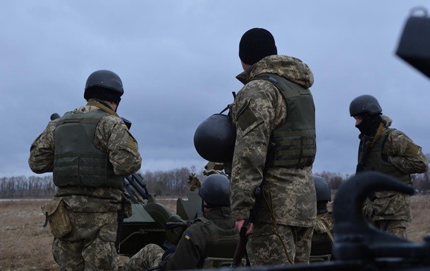 Доба в АТО: один військовий загинув, двоє поранено