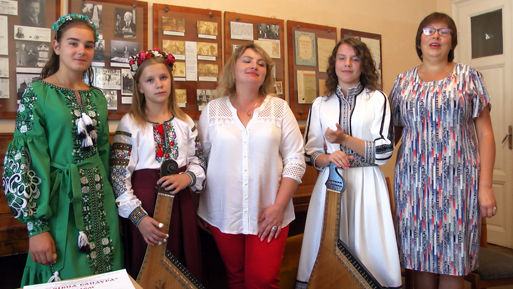 Юні бандуристки з Коломиї здобули декілька перемог на Всеукраїнському конкурсі. ВІДЕО