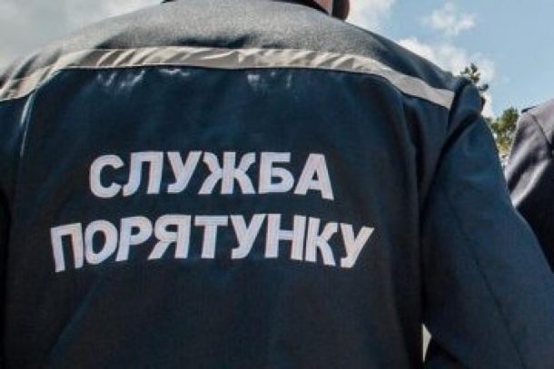 Прикарпатські рятувальники витягли 23-річного хлопця, який впав у підвал