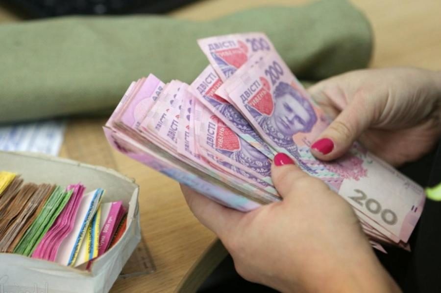 На Франківщині зросла середня зарплата. У яких галузях платять найбільше