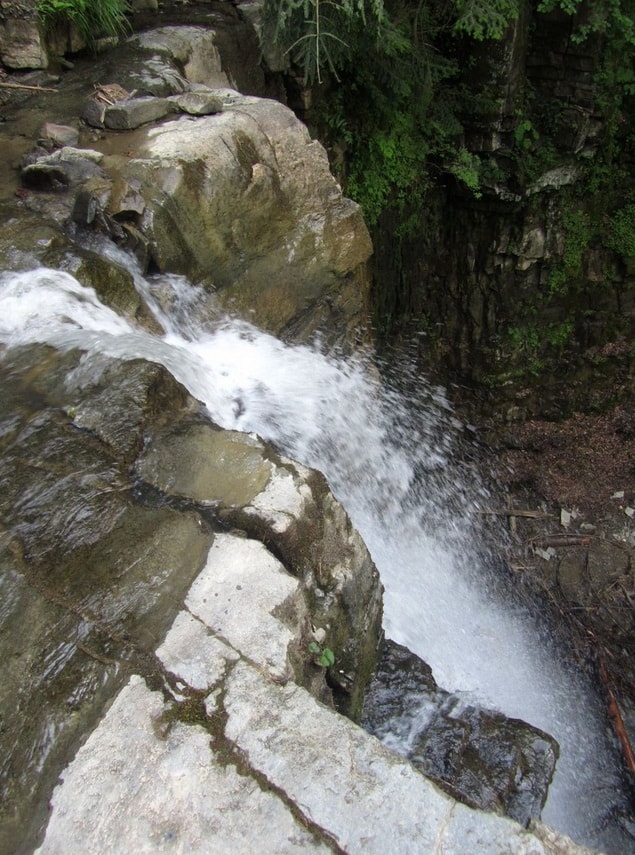 Водні перлини Прикарпаття: Манявський водоспад ФОТО