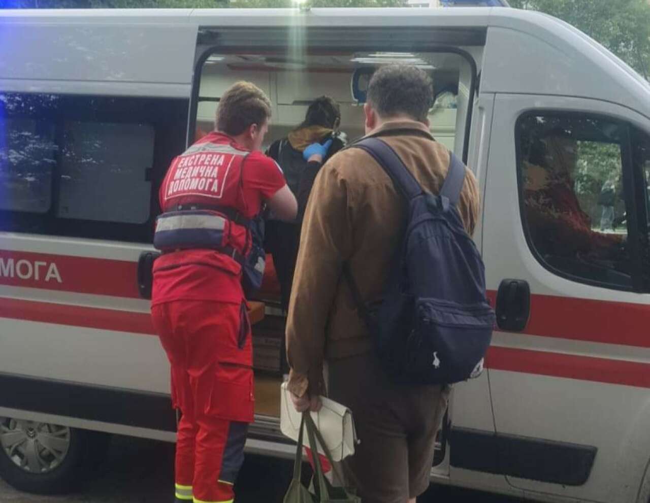 На Прикарпатті 22-річна жінка впала в каналізаційний колодязь ...