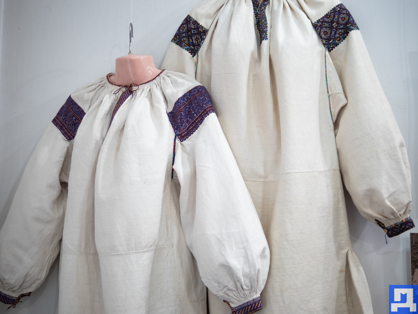 У Коломиї відкрили виставку одягу середини 20 століття (фоторепортаж)
