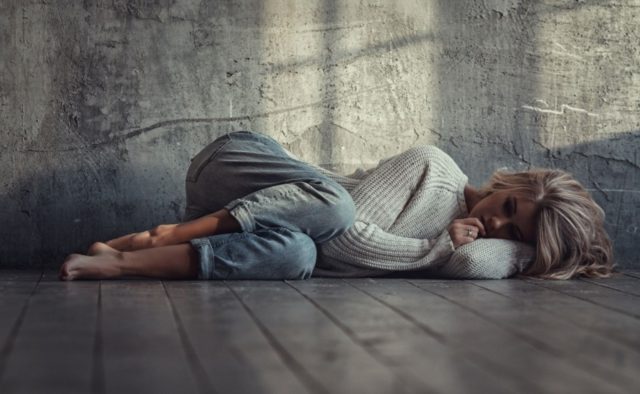 За 10 років рівень депресії у молоді зріс на 60%: вчені звинувачують соцмережі