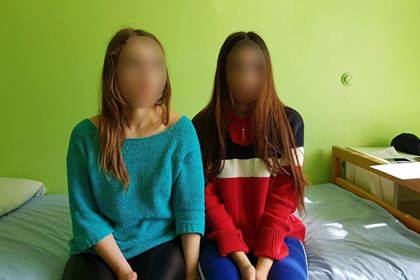 На Прикарпатті 16-річна школярка разом з матір'ю вживала наркотики й алкоголь. Обидвох забрала
