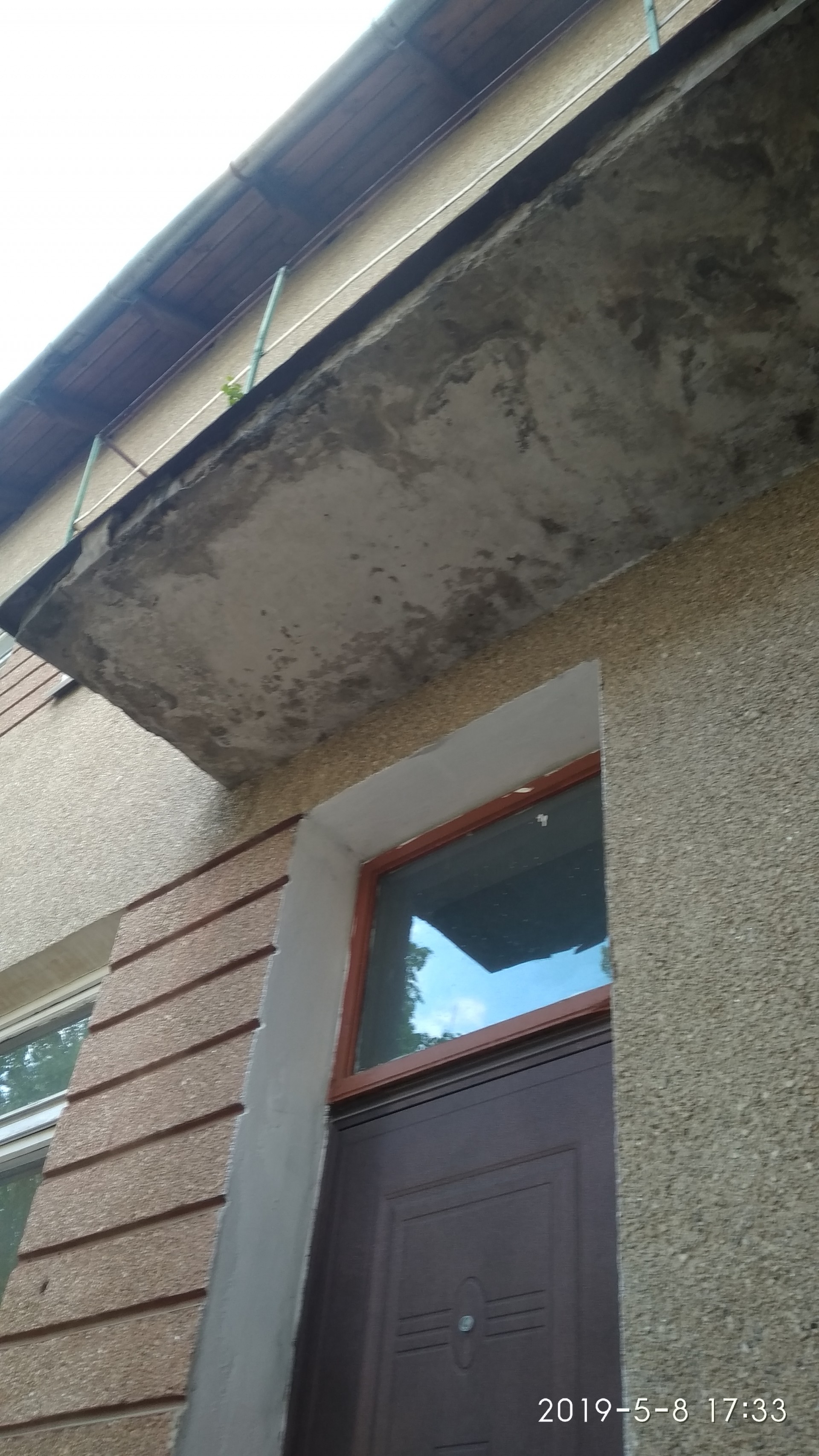 Аварійний балкон в дитячому садочку