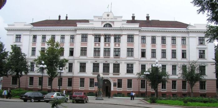 Результат пошуку зображень за запитом "івано-франківський міський суд"